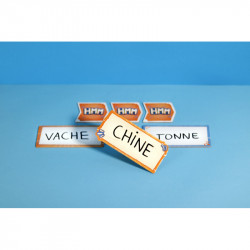 Casque Chèque Chat, Iello : un party game phonétique à fort potentiel d’ambiance