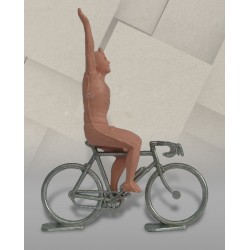 Cycliste dissociable plastique (vainqueur) + vélo métal, 1/32